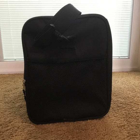 America’s Most Wanted Soft Sided Cooler Picnic Set - Picture 5 of 16